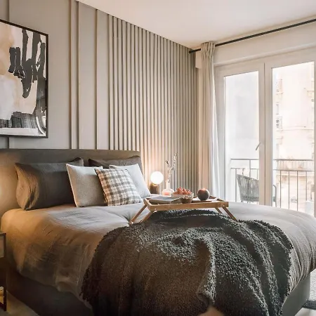 Nuria - Et Balcon A Auteuil Apartment